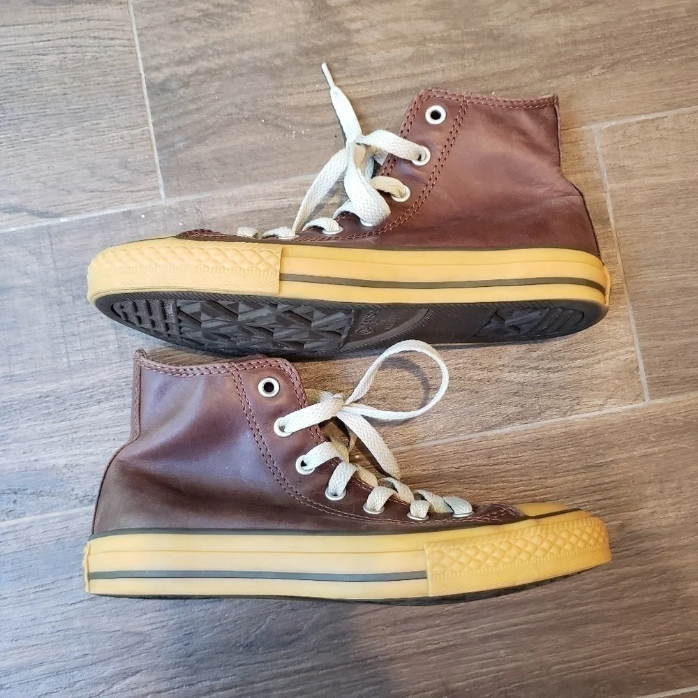 Converse Leather High Top Chuck Youths 2